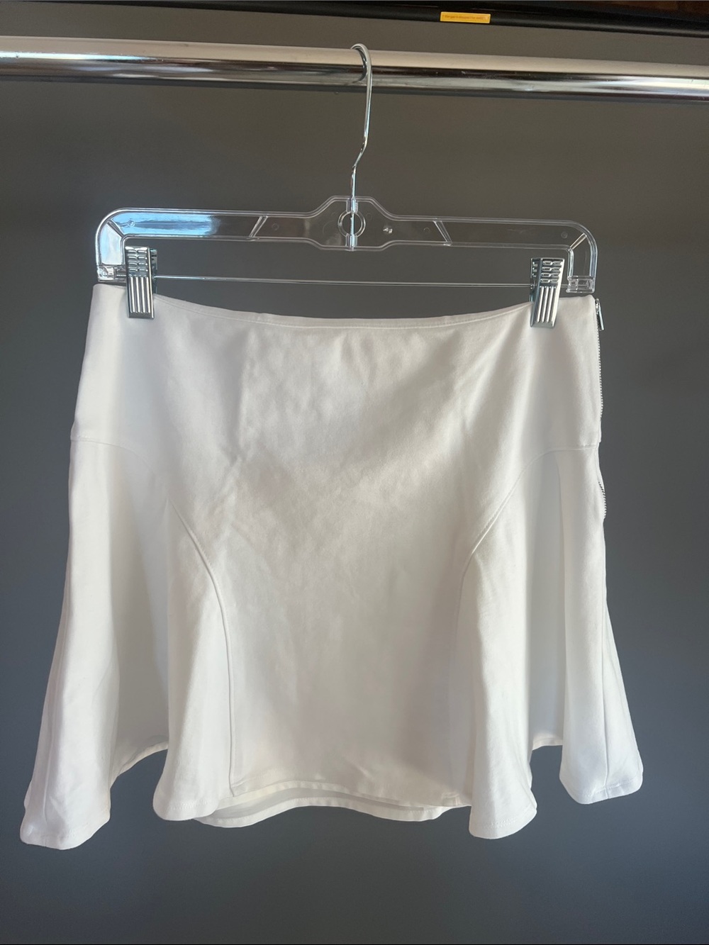 Banana Republic Size 4 White Flared Mini Skirt